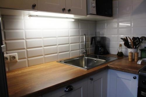 Фартук на кухню из камня. Кухонный фартук из искусственного камня 19