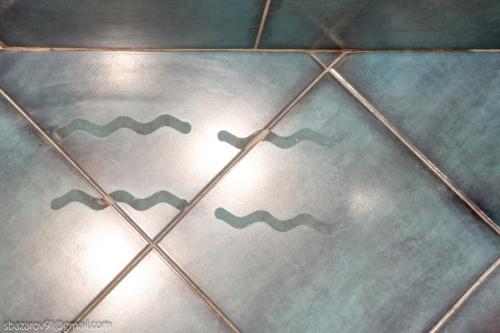 Какие лайфхаки помогут избежать скользкости на полу в ванной. Проблема со скользкими полами в ванной? Есть лёгкое решение!