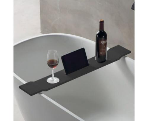 Как организовать хранение средств гигиены в ванной комнате. Небольшая ванная комната — характерная особенность современных квартир. Где найти свободное место для многочисленных баночек и тюбиков? Как выиграть борьбу за лишние сантиметры? Наши советы помогут рационально разместить необходимые предметы в ванной комнате.