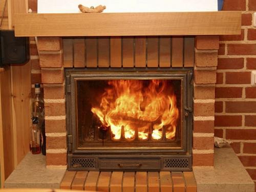 Преимущества дровяных каминов для загородного дома: Тепло и уют в вашем доме 12 Преимущества дровяных каминов для загородного дома: Тепло и уют в вашем доме 12