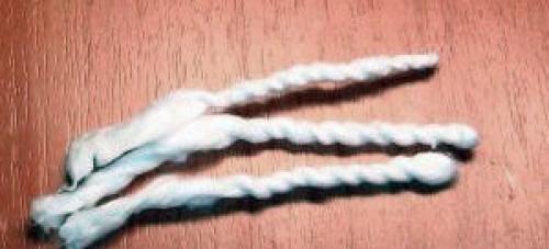 Какие преимущества имеет ватная турунда для уха. Изготовление из разных материалов