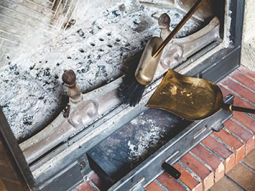 Как правильно ухаживать за камином, чтобы продлить его срок службы. Рекомендации по уходу за камином