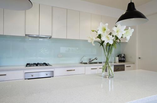 Как выбрать фартук в тон кухне: советы по цвету 05 Как выбрать фартук в тон кухне: советы по цвету 05