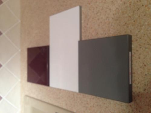 Какой фартук лучше: тканевый или кожаный для серой кухни. Кухня! Помогите выбрать фартук!!!!!!!