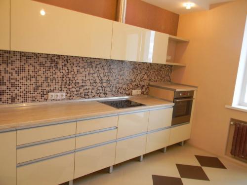 Как выбрать идеальный цвет фартука для вашей кухни 01