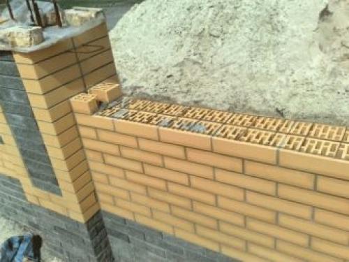 Как класть кирпич в один ряд. Особенности однорядной кладки