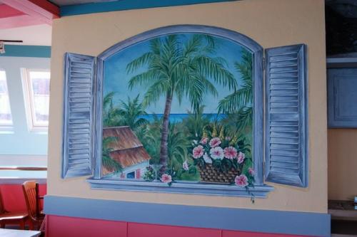 Рисунок цветов на стене в интерьере. Варианты рисунков на стенах