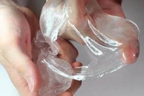 Почему жидкое стекло смывается водой. Применение жидкого стекла