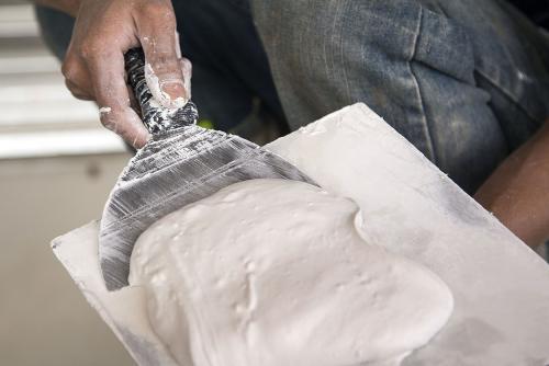 При затвердевании гипсовое вяжущее. Марки