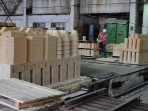 Кирпич огнеупорный шамотный. Что это такое?