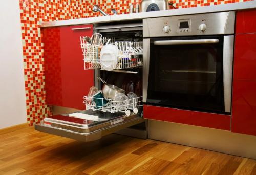 Как установить посудомоечную машину. Установка посудомоечной машины в готовую кухню: 6 шагов монтажа+видеоинструкция