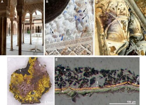 Как рисунок цветов на стенах особняка изменился со временем. Ученые раскрыли тайну испанского дворца, который меняет свой цвет