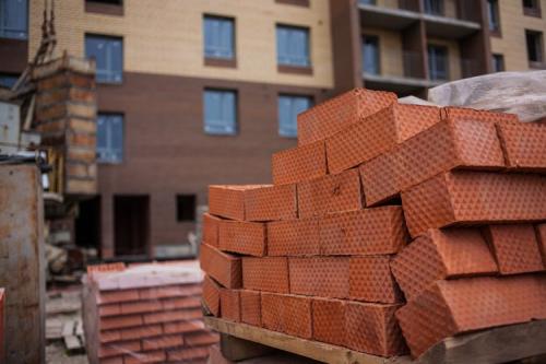 Кладка в четверть кирпича сколько в метре. Сколько кирпича в 1 м  кладки в зависимости от видов материала и толщины шва