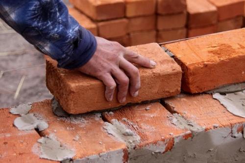 Кладка в четверть кирпича сколько в метре. Сколько кирпича в 1 м  кладки в зависимости от видов материала и толщины шва