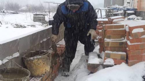 Технология кирпичной кладки в зимних условиях. Проведение кирпичной кладки зимой