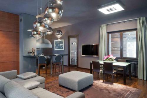 Модные люстры 2021 для гостиной. Тенденции освещения в 2021 году