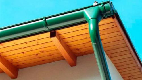 Крепление водостока к профлисту. Установка водостоков на крыше — правила монтажа, пошаговая инструкция