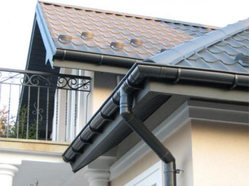 Скрытый водосток на скатной кровле. Зачем водосток нужен?