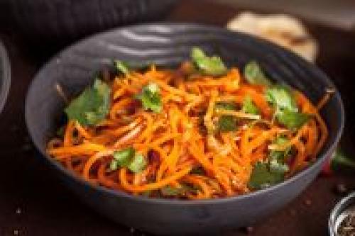 Можно ли есть сердцевину моркови. Чем может быть вредна морковь и кому ее лучше не есть?