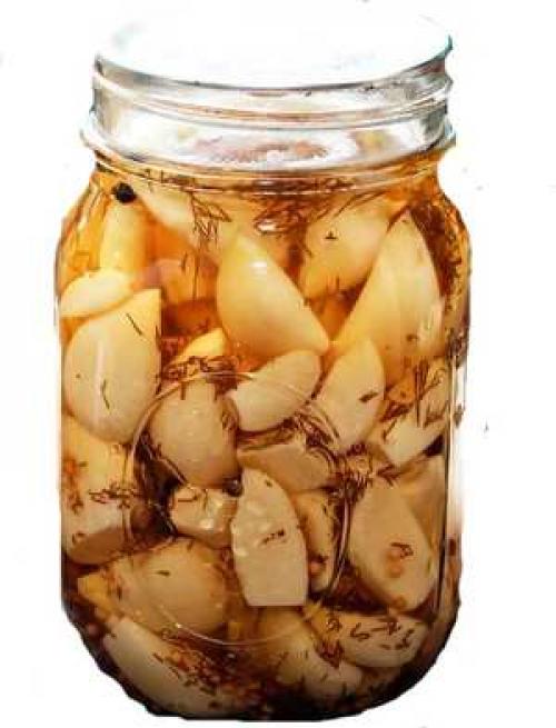 Какие особенности имеет настойка вина с чесноком в разных регионах России. Немного истории