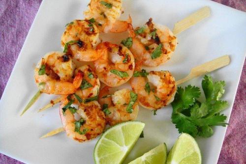 Как правильно подавать блюда с чесноком и красным вином, чтобы они выглядели вкусно и аппетитно. 20 оригинальных закусок к вину в домашних условиях