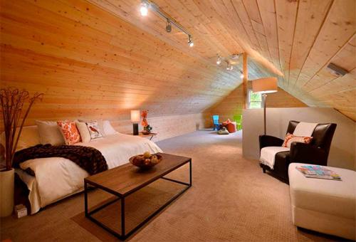 Какой дом дешевле построить одноэтажный или с мансардой. Дом с мансардой – особенности проектной документации и выбора стройматериалов