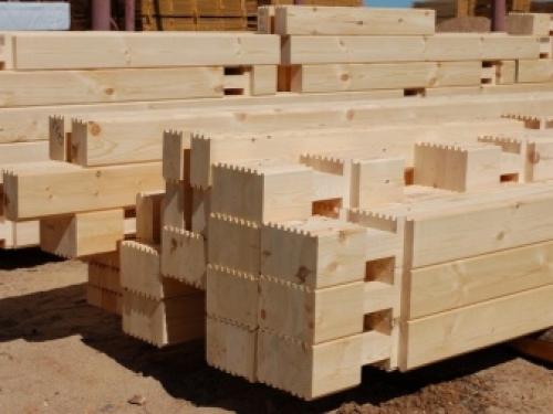 Дом из клееного бруса для жизни. Другие достоинства клееного бруса 06