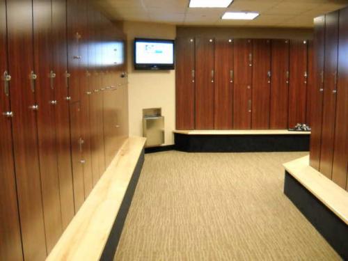 Шкаф для переодевания. Секционные шкафы и шкафчики для рабочих раздевалок