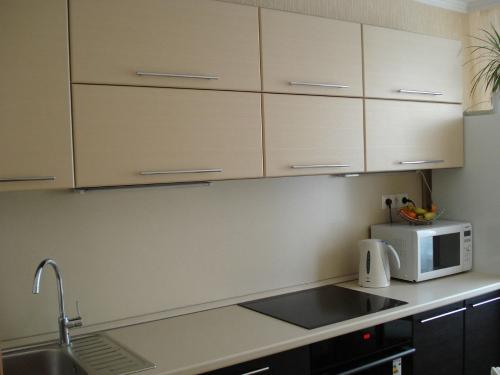 Как правильно сочетать цвета на фартуке. Фартук для кухни — 106 модных идей дизайна в реальных фото