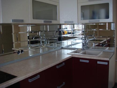 Как выбрать фартук для кухни: практические советы, фото примеры