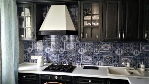 Дизайн плитки на кухню 2020. Современный фартук для кухни