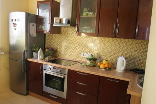 Плитка мозаика для кухни на фартук. Кухонный фартук из мозаики — почему стоит выбрать этот материал