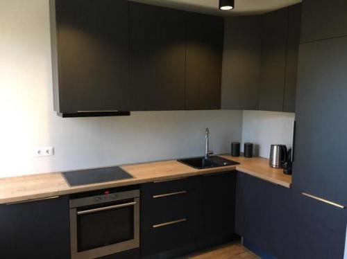 Какую кухню выбрать светлую или темную. 5 причин, по которым темные фасады кухни лучше и практичней светлых