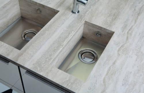 Пол и фартук из одной плитки. В чем отличие керамической плитки от керамогранита