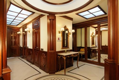 Декор стен в прихожей своими руками. Виды декоративной отделки стен