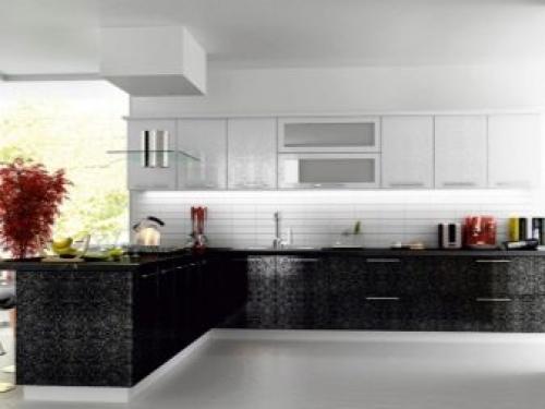 Белая кухня с черной столешницей. Белый кухонный гарнитур 11 Белая кухня с черной столешницей. Белый кухонный гарнитур 11