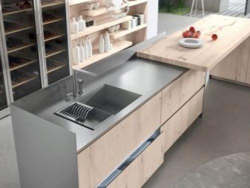 Белая кухня с черной столешницей. Белый кухонный гарнитур 04 Белая кухня с черной столешницей. Белый кухонный гарнитур 04