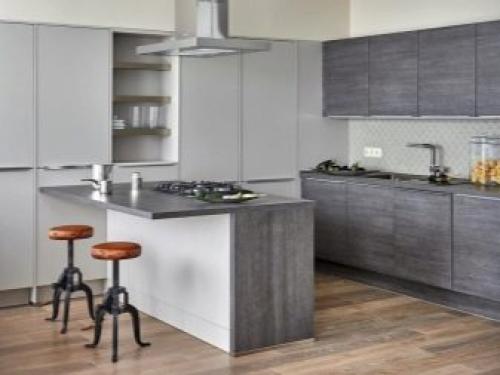 Белая кухня с черной столешницей. Белый кухонный гарнитур 02 Белая кухня с черной столешницей. Белый кухонный гарнитур 02